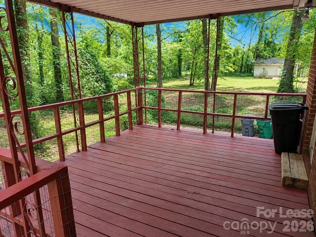 Photo - 2143 Finchley Dr
