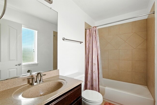 Building Photo - 8904 Clovermist Dr