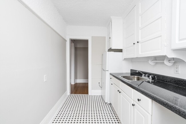 Photo - 100 Vaughan Rd