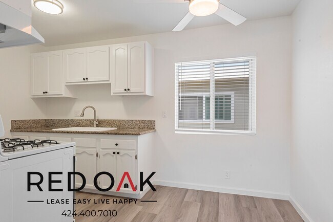 Photo - Splendid One Bedroom with Included Kitchen... Unidad 13