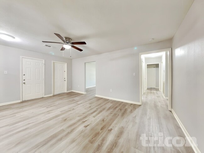 Photo - 2706 Dewberry Ln