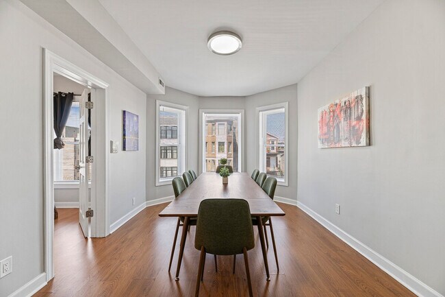 Photo - 2503 W Harrison St Unit ID1093318P