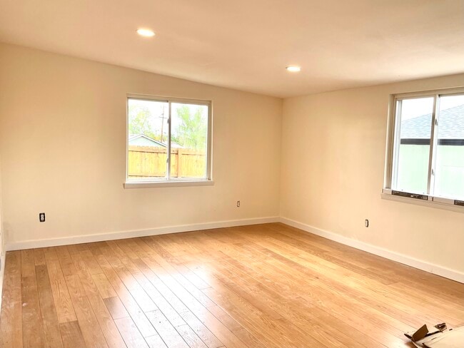 Photo - 850 S Osage St