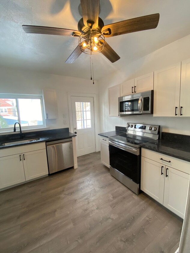 Photo - 611 E 14th Avenue