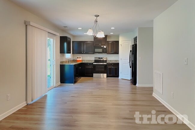 Photo - 112 Hackney Ln