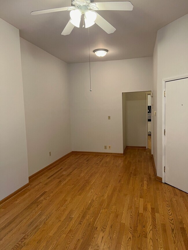 Photo - 452 W St James Pl Unit 2