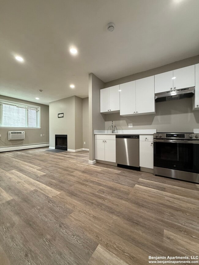 Building Photo - 50 Evergreen St Unit 18