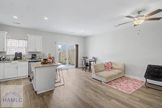 Photo - 106 Heirloom Rd