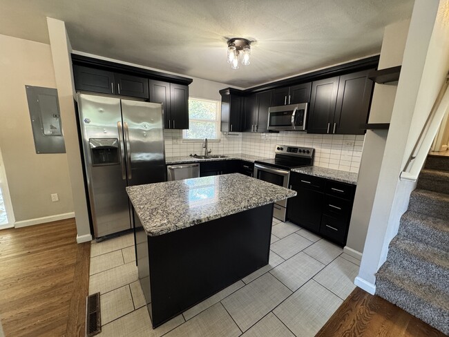 Photo - 1529 Sawyer Way