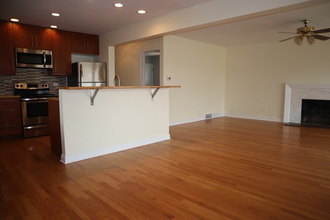 Photo - 3112 W 101st Pl