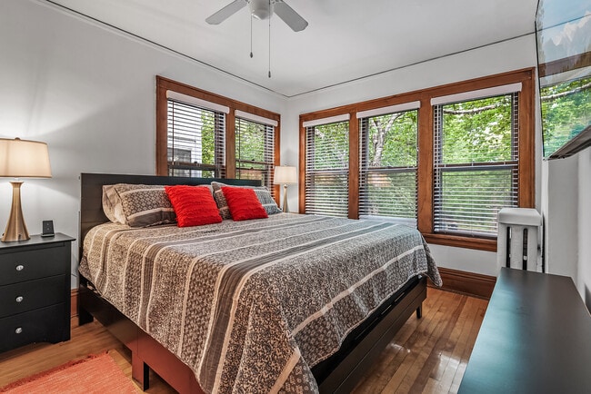 Photo - 3829 Blaisdell Ave