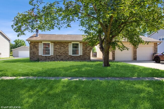 Photo - 230 Maple St