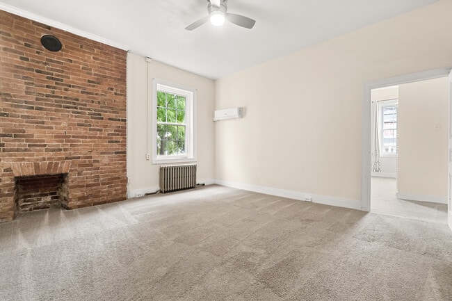 Building Photo - 308 W Main St Unit Upper Rental