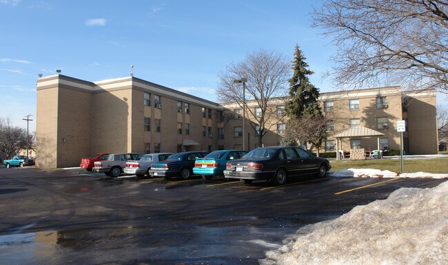 Photo - Erin Manor Apartments