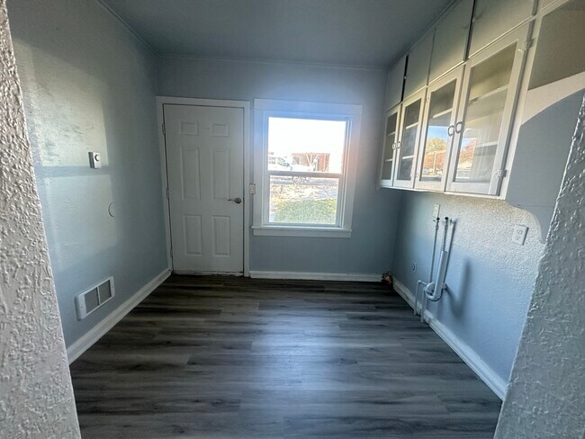 Photo - 279 4th N St