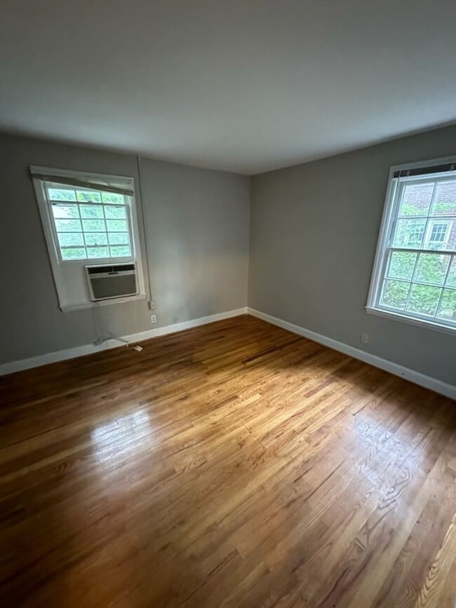 1710 Lynwood Ave Unit 1710