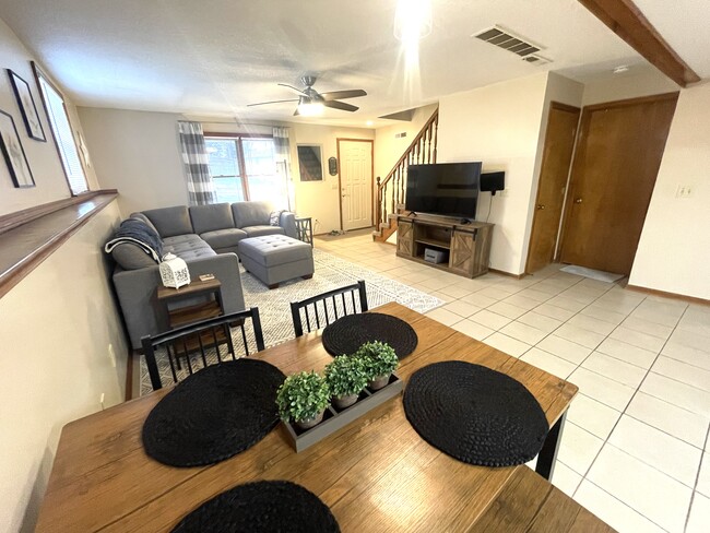 Photo - 408 Summerset Dr