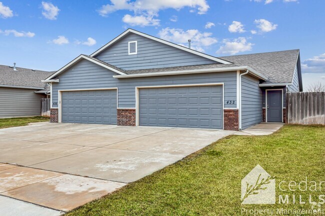 Building Photo - 3 Bedroom Duplex in Maize Rental