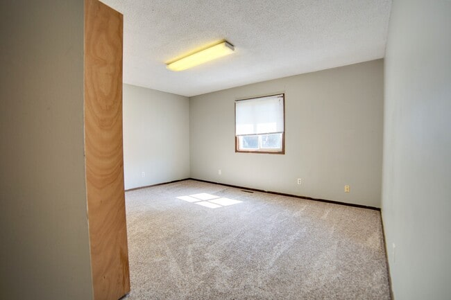 Photo - 525 Welch Ave