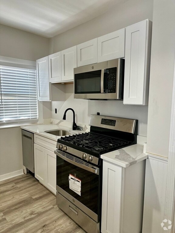 Building Photo - 131 Trenton St Unit 1 Rental