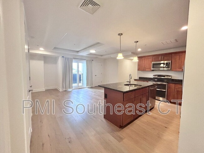 Photo - 461 Bank St Unit 806