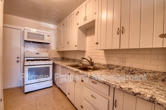 Photo - 620 NW 27th St