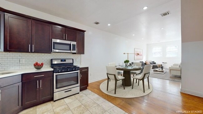 Building Photo - 131 Brunswick St Unit A