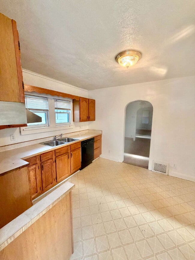 Photo - 3 Bedroom with a bonus room, 1 Bath Available!