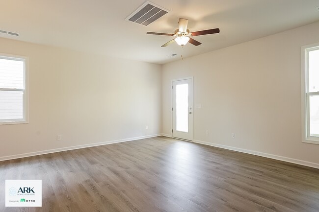 Photo - 711 Courtland Dr