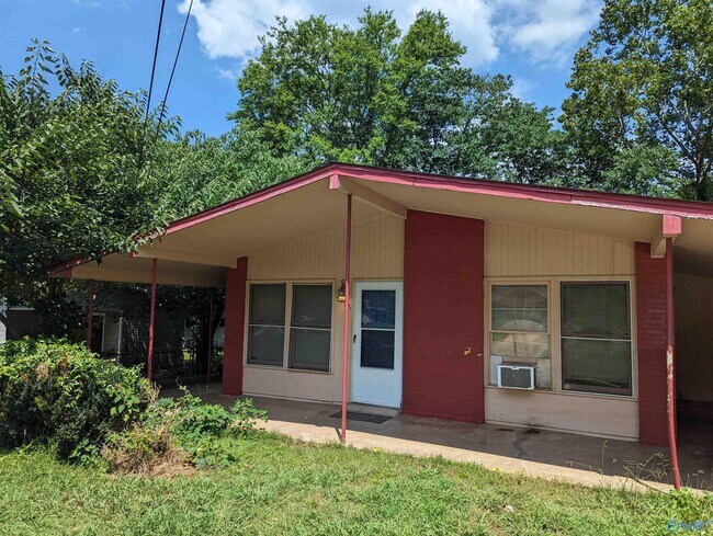Photo - 2106 Griffith Dr NW House