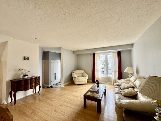 Photo - 618 Beatrice Dr