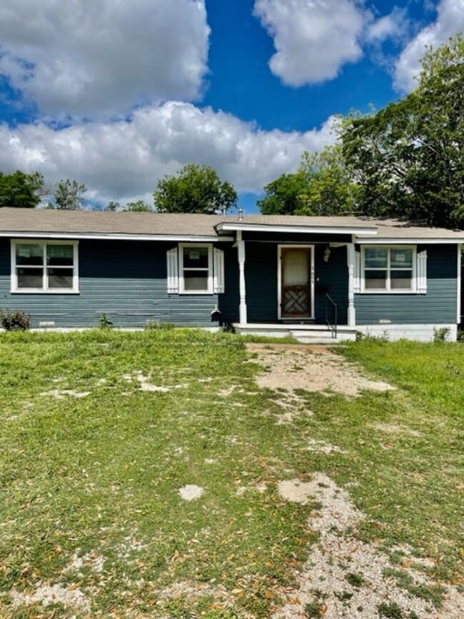 Building Photo - 2605 Speight Ave