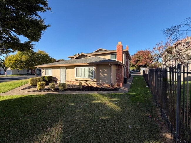 Building Photo - 5619 42nd St Unit 5619-3