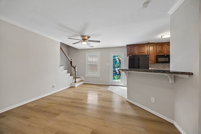 Photo - 3506 Garrow St