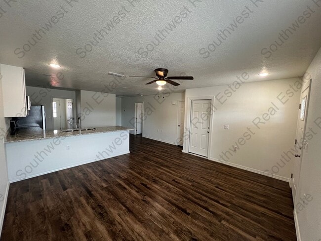 Photo - 2129 Bobwhite Ct Unidad A