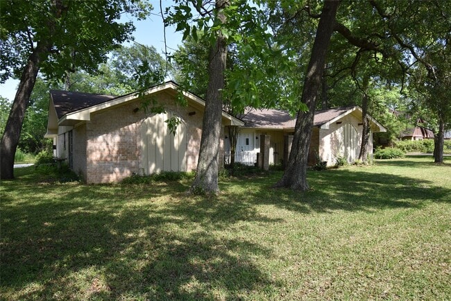 Photo - 126 Rollingwood St