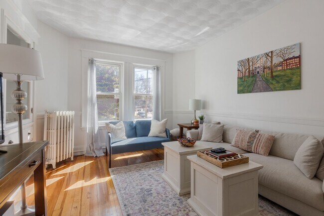 Photo - 9/1 Huge, renovated 3BR near Inman, Kirkla...