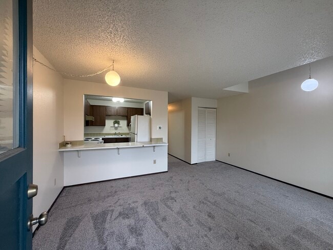 Building Photo - 494 N Colorado Ave Unit 494