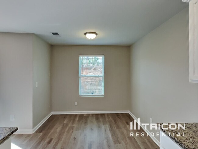 Photo - 232 Rustling Way