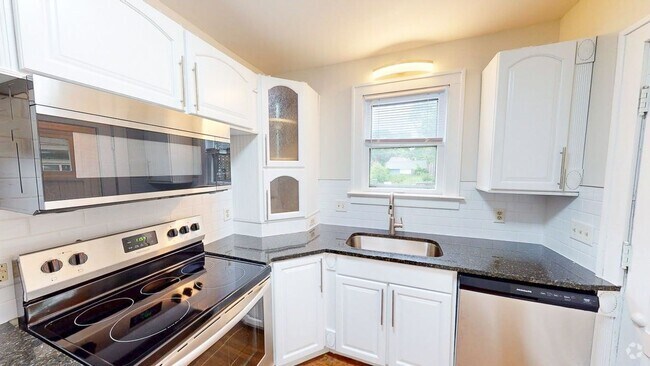 Building Photo - BRAND NEW UPDATES!  3 BEDROOMS / 1.5 BATHS... Rental