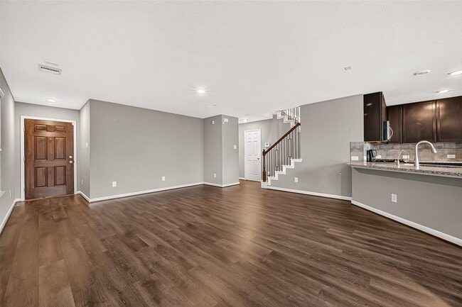 Building Photo - 8932 Hollister Commons Ln