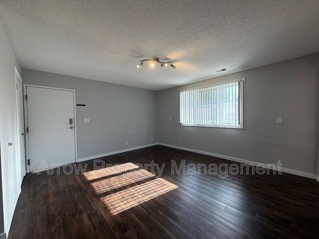 Photo - 520 N 4th St