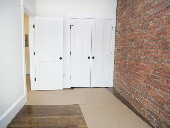 Photo - 261 W Newton St Unit 3