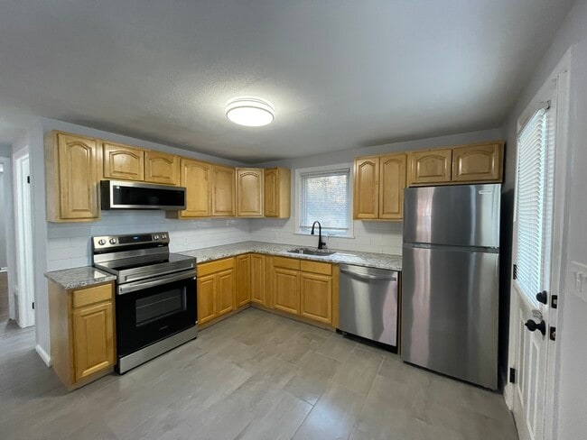 Photo - 34 Monroe St