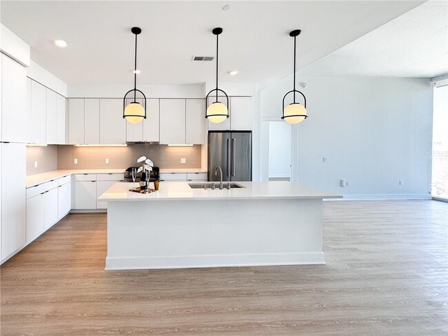 Building Photo - 628 Edgewood Ave NE Unit PH8 Rental
