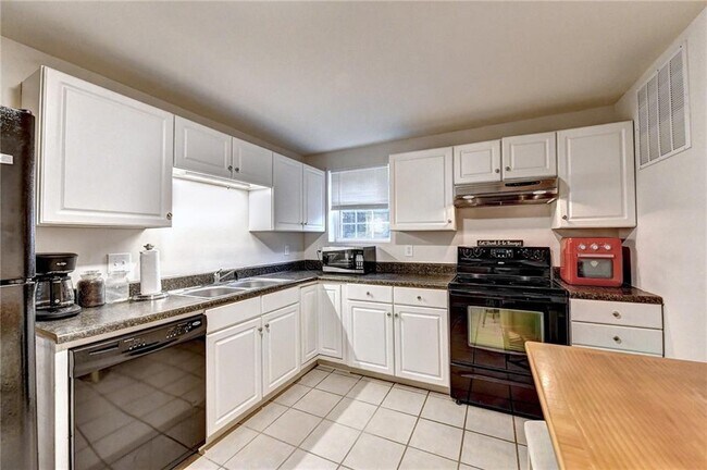 Photo - 6490 Tuggle Dr