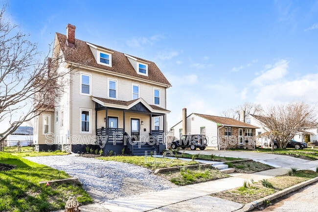 Photo - 228 Greenwich Ave