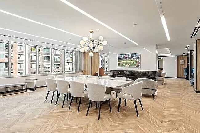 46 Center Boulevard