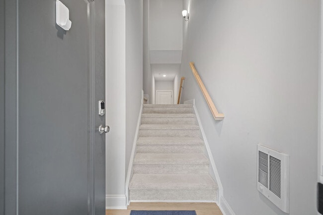 Photo - 433 Wait Ave