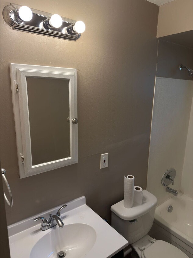 Photo - 2033 Bella Clare Drive - (SECTION 8 ACCEPTED!) Section 8 Special!